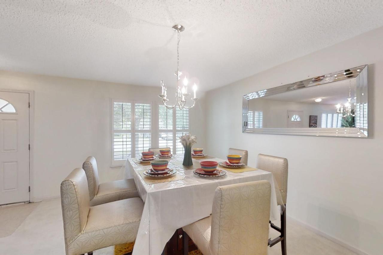 The Home On Tyson Lake Drive Jacksonville Exterior photo